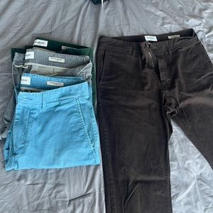 4 pairs of 32x32 pants good condition